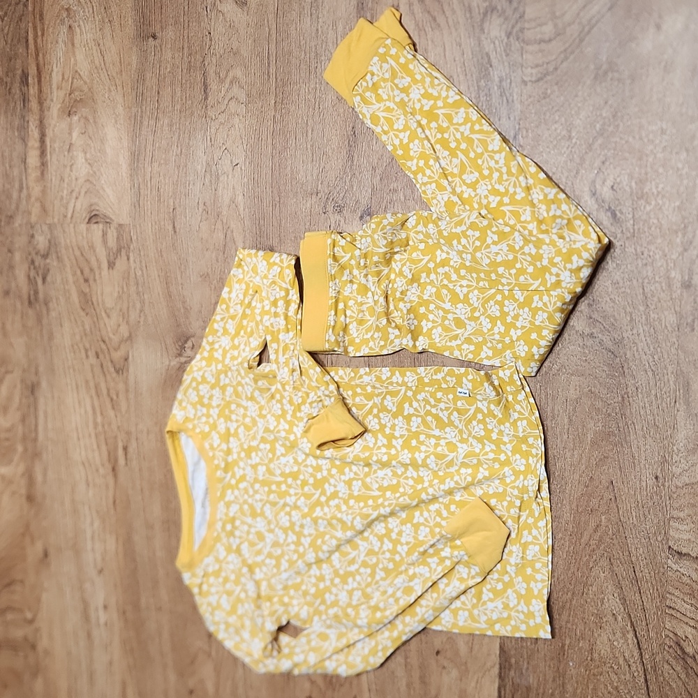 Little sleepies golden poppies 5/6 kids pajama set great condition